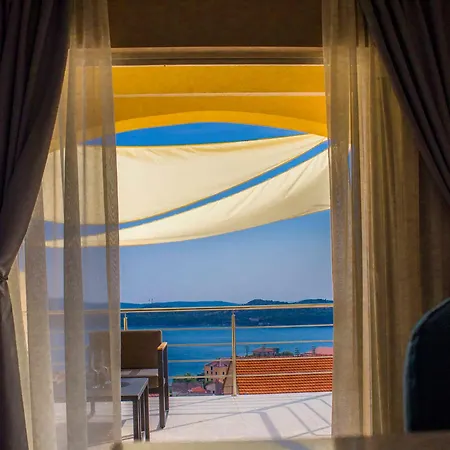 Lux Erato 시베니크